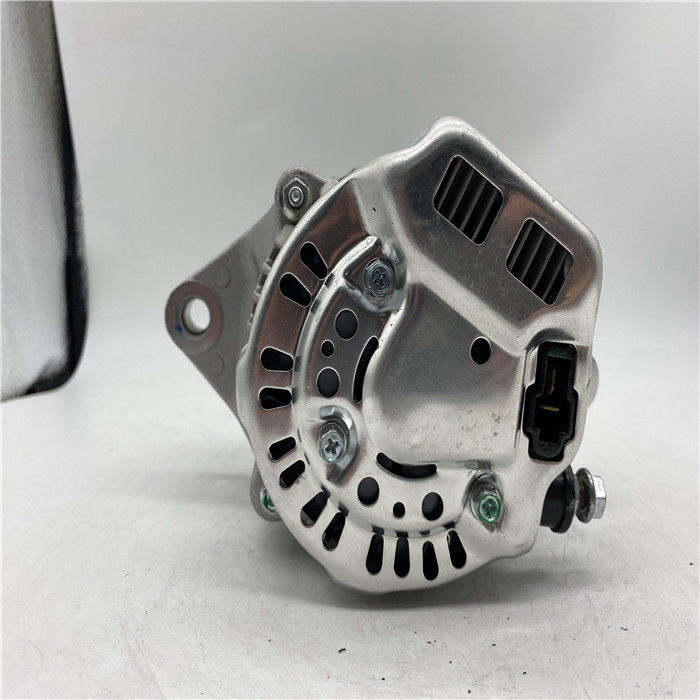 119626-77210 Máy phát điện xoay chiều 12 Volt 35A Phù hợp với một bánh xe KUBOTA V2304